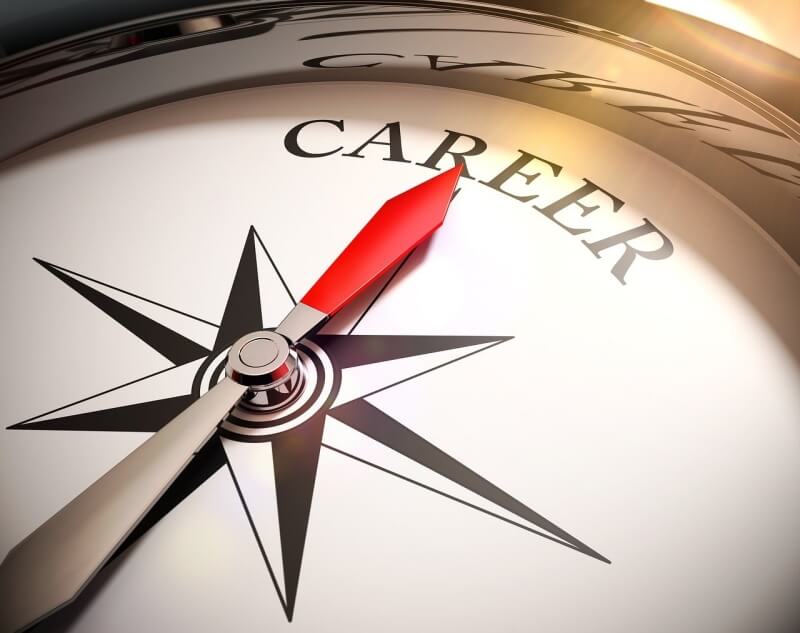 나침반이 career문자를 가리키고 있음